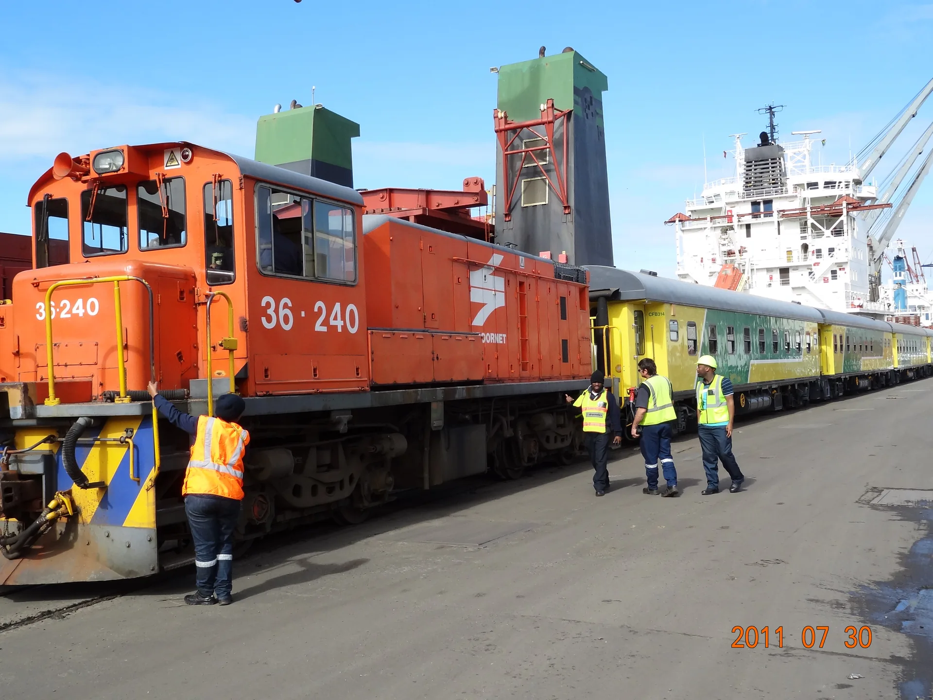 Loco 36240 coaches vessel